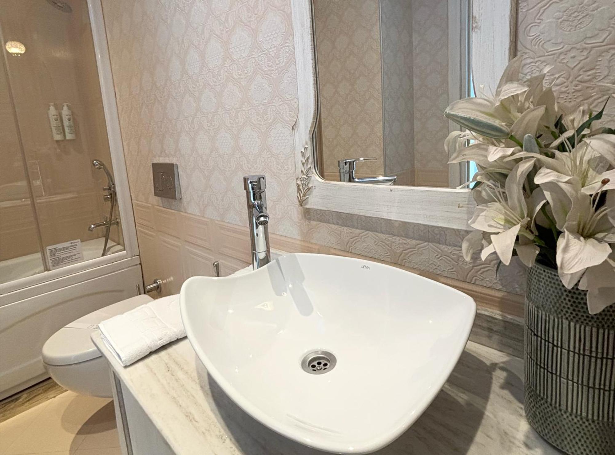 Elegance Otel 4*